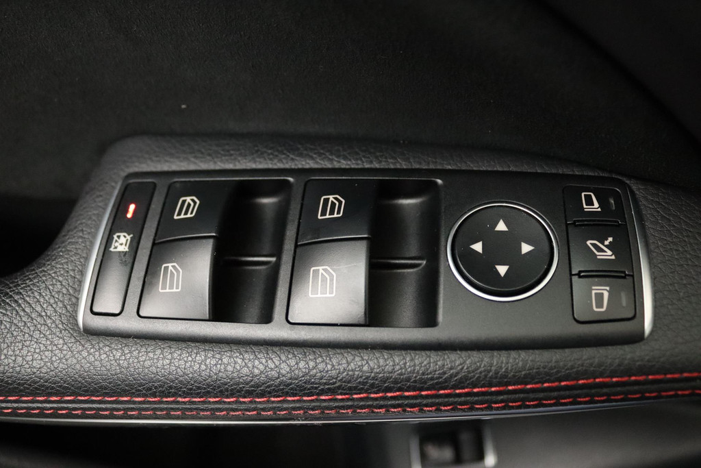 
Benz GLA 180 Business Solution Automaat (PANORAMADAK, CAMERA, STOELVERWARMING, CLIMA, GOED ONDERHOUDEN) vol									