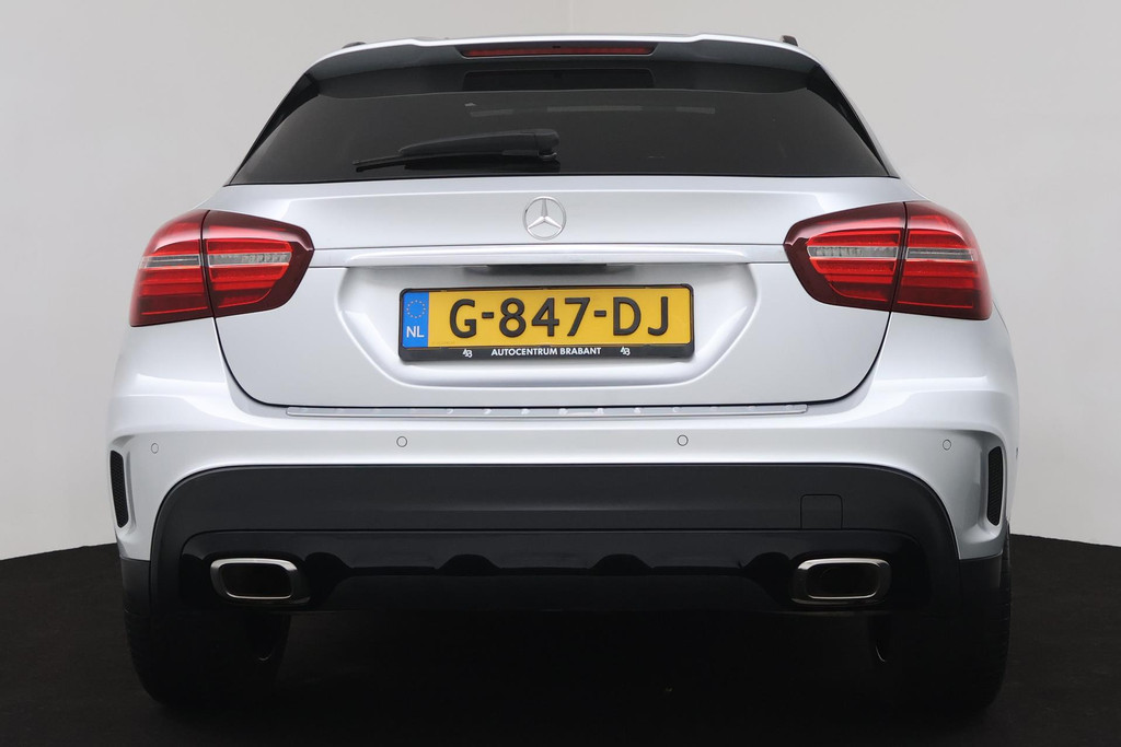 
Benz GLA 180 Business Solution Automaat (PANORAMADAK, CAMERA, STOELVERWARMING, CLIMA, GOED ONDERHOUDEN) vol									