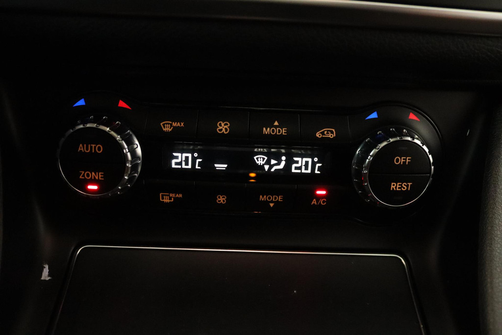 
Benz GLA 180 Business Solution Automaat (PANORAMADAK, CAMERA, STOELVERWARMING, CLIMA, GOED ONDERHOUDEN) vol									