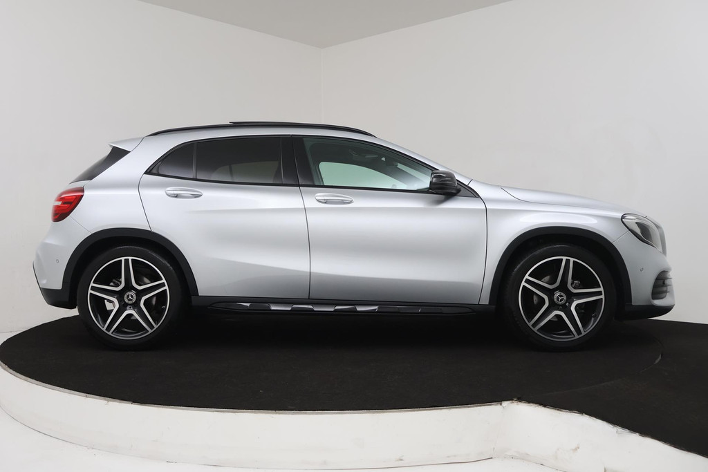 
Benz GLA 180 Business Solution Automaat (PANORAMADAK, CAMERA, STOELVERWARMING, CLIMA, GOED ONDERHOUDEN) vol									