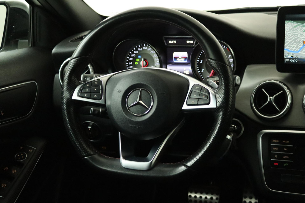 
Benz GLA 180 AMG Night Edition Plus (NAVIGATIE, TREKHAAK, PARKEERSENSOREN, AUTOMAAT, GOED ONDERHOUDEN) vol									