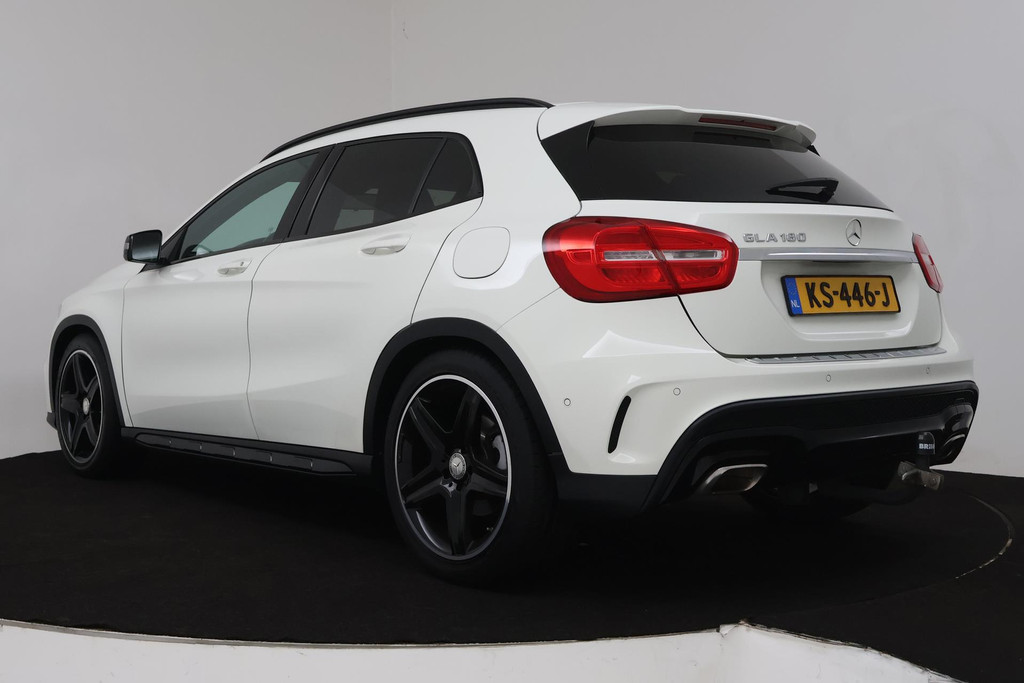 
Benz GLA 180 AMG Night Edition Plus (NAVIGATIE, TREKHAAK, PARKEERSENSOREN, AUTOMAAT, GOED ONDERHOUDEN) vol									