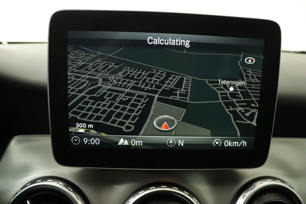 
Benz GLA 180 AMG Night Edition Plus (NAVIGATIE, TREKHAAK, PARKEERSENSOREN, AUTOMAAT, GOED ONDERHOUDEN) vol									