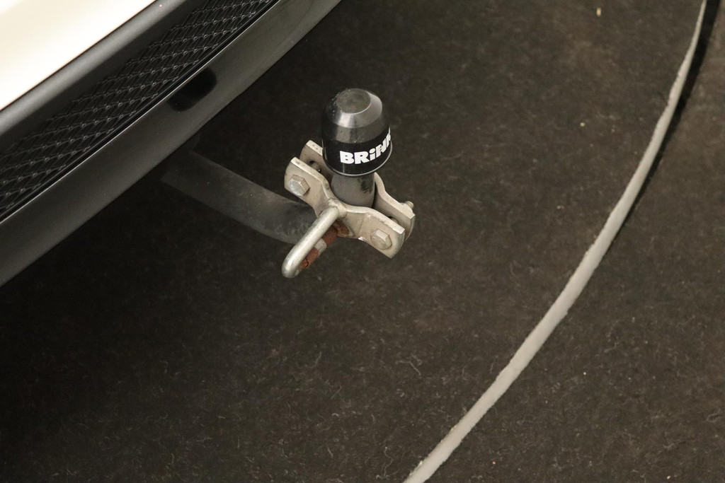 
Benz GLA 180 AMG Night Edition Plus (NAVIGATIE, TREKHAAK, PARKEERSENSOREN, AUTOMAAT, GOED ONDERHOUDEN) vol									