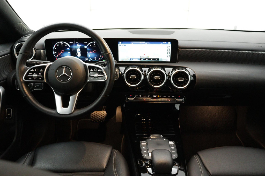 
Benz CLA-Klasse Shooting Brake 180 Business Solution Luxury vol									