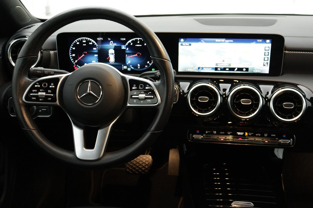 
Benz CLA-Klasse Shooting Brake 180 Business Solution Luxury vol									