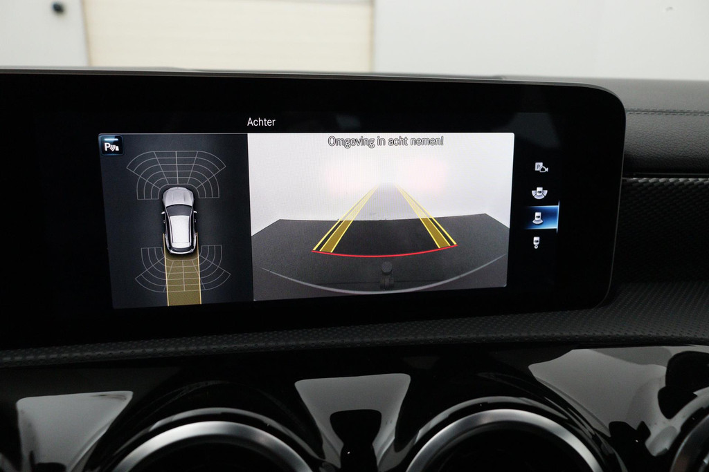 
Benz CLA-Klasse Shooting Brake 180 Business Solution Luxury vol									