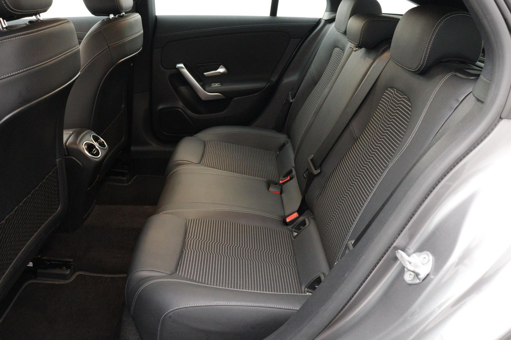 
Benz CLA-Klasse Shooting Brake 180 Business Solution Luxury vol									