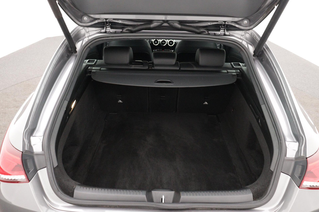 
Benz CLA-Klasse Shooting Brake 180 Business Solution Luxury vol									