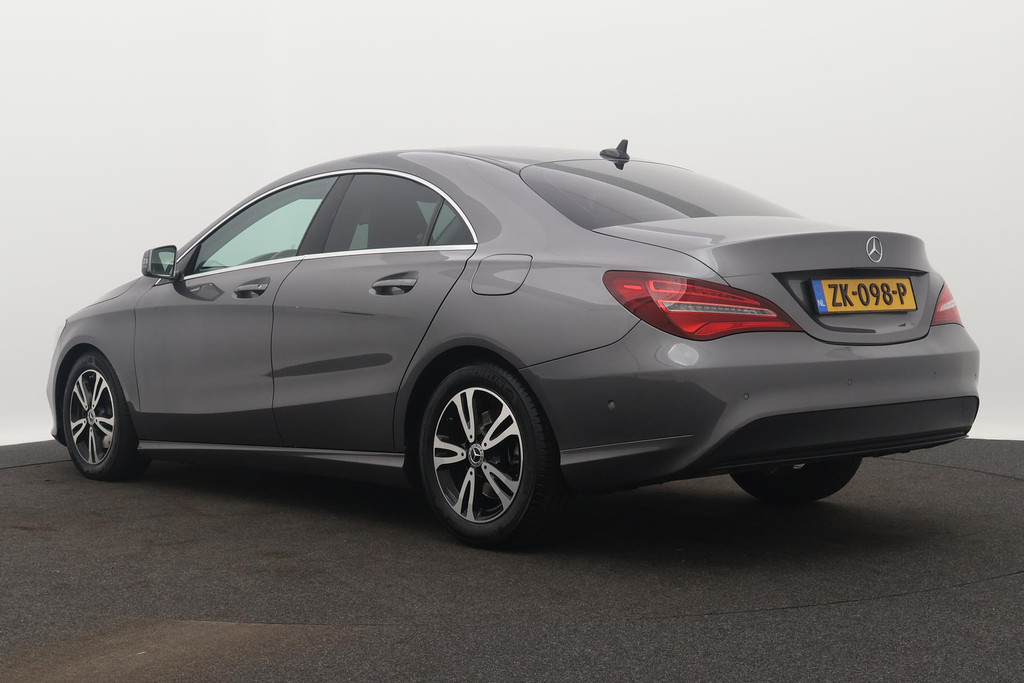 
Benz CLA-Klasse 180 Ambition Sport Automaat (NAVIGATIE, PARKEERSENSOREN, SPORTSTOELEN) vol									