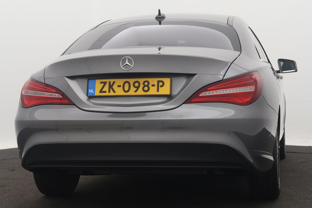 
Benz CLA-Klasse 180 Ambition Sport Automaat (NAVIGATIE, PARKEERSENSOREN, SPORTSTOELEN) vol									