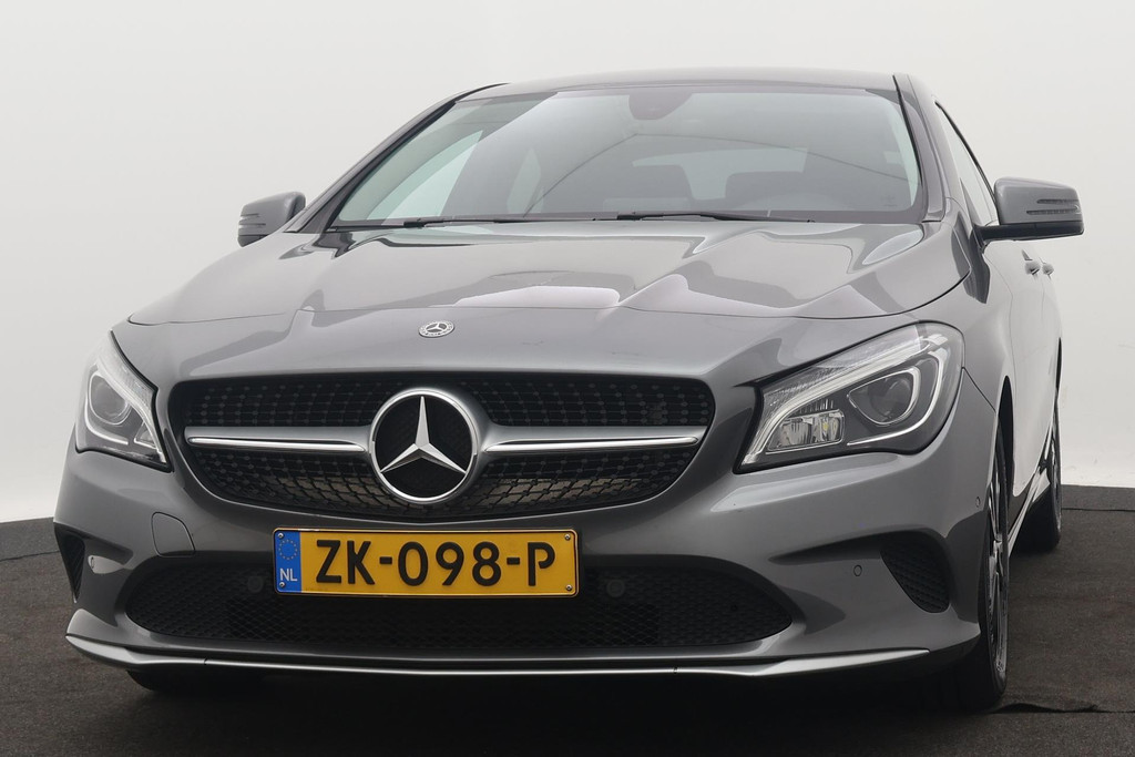
Benz CLA-Klasse 180 Ambition Sport Automaat (NAVIGATIE, PARKEERSENSOREN, SPORTSTOELEN) vol									