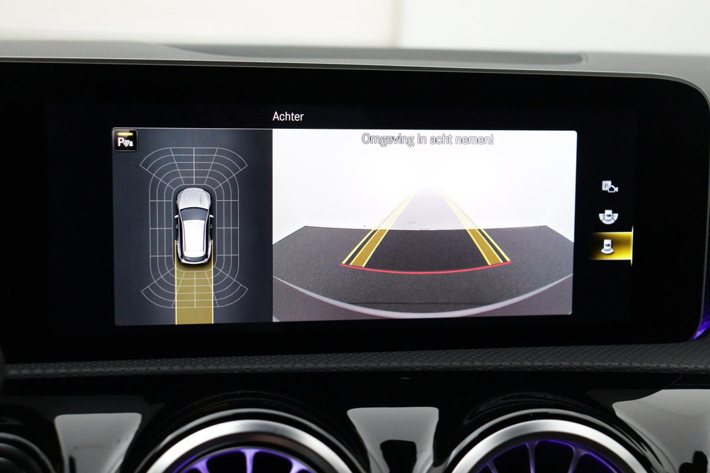 
Benz CLA-Klasse Shooting Brake 200 Business Solution Luxury(NL-auto, 1e Eig, Dealer OnderH, Sfeerverlichting, Camera, Etc vol									