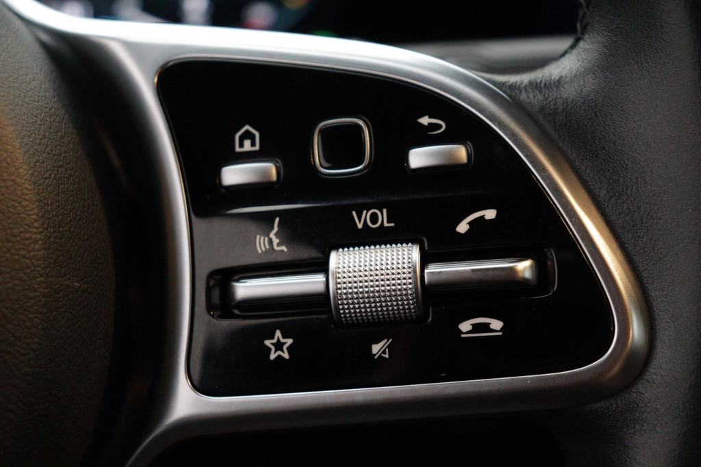 
Benz CLA-Klasse Shooting Brake 200 Business Solution Luxury(NL-auto, 1e Eig, Dealer OnderH, Sfeerverlichting, Camera, Etc vol									