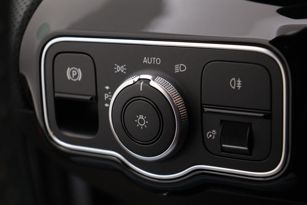 
Benz CLA-Klasse Shooting Brake 200 Business Solution Luxury(NL-auto, 1e Eig, Dealer OnderH, Sfeerverlichting, Camera, Etc vol									