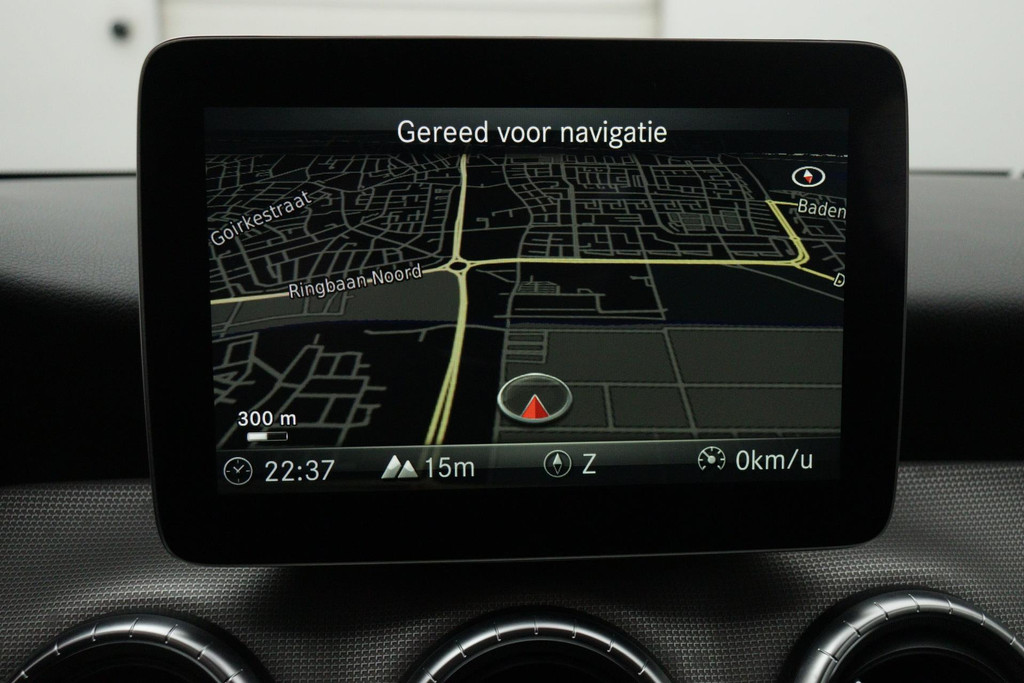 
Benz CLA-Klasse 180 Business Solution(NL-auto, Goed OnderH, Navi Groot, StoelV, Cruise Con, Sportstoelen, Etc) vol									