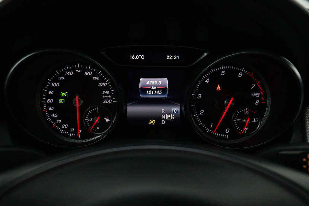 
Benz CLA-Klasse 180 Business Solution(NL-auto, Goed OnderH, Navi Groot, StoelV, Cruise Con, Sportstoelen, Etc) vol									