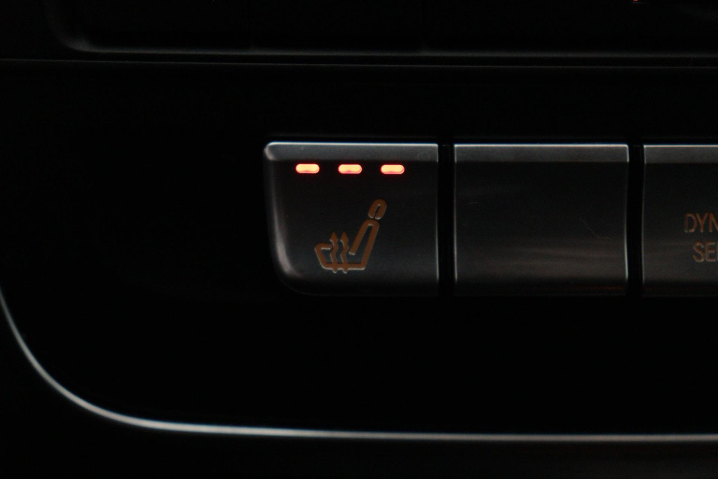 
Benz CLA-Klasse 180 Business Solution(NL-auto, Goed OnderH, Navi Groot, StoelV, Cruise Con, Sportstoelen, Etc) vol									