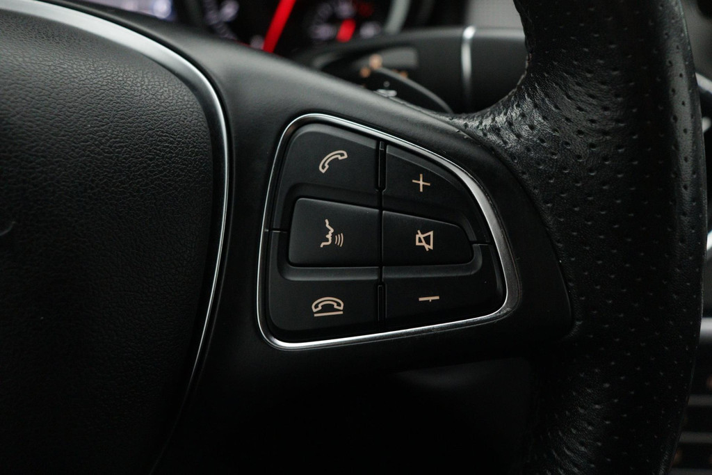 
Benz CLA-Klasse 180 Business Solution(NL-auto, Goed OnderH, Navi Groot, StoelV, Cruise Con, Sportstoelen, Etc) vol									