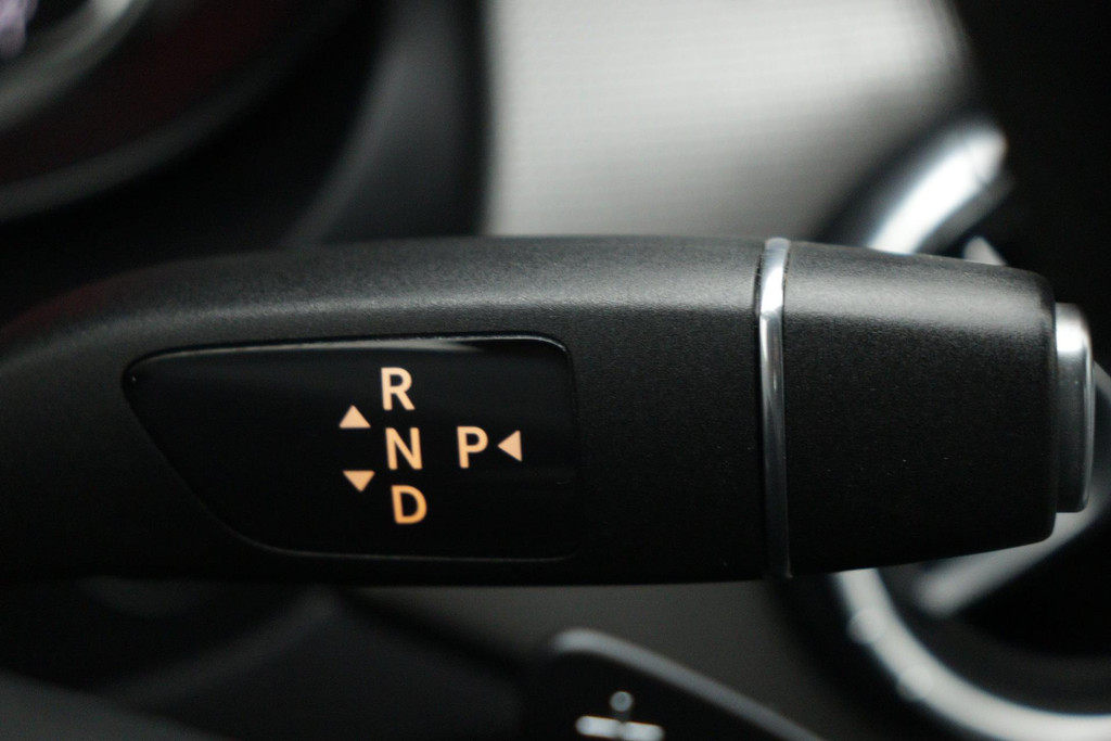 
Benz CLA-Klasse 180 Business Solution(NL-auto, Goed OnderH, Navi Groot, StoelV, Cruise Con, Sportstoelen, Etc) vol									