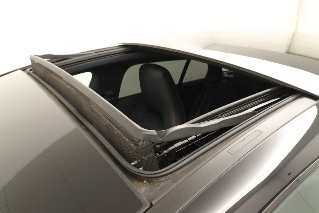 
Benz CLA-Klasse Shooting Brake 200 Business Solution AMG(NL-auto, 1e eig, Dealer onderH, SfeerV, Panorama, Camera, Etc) vol									