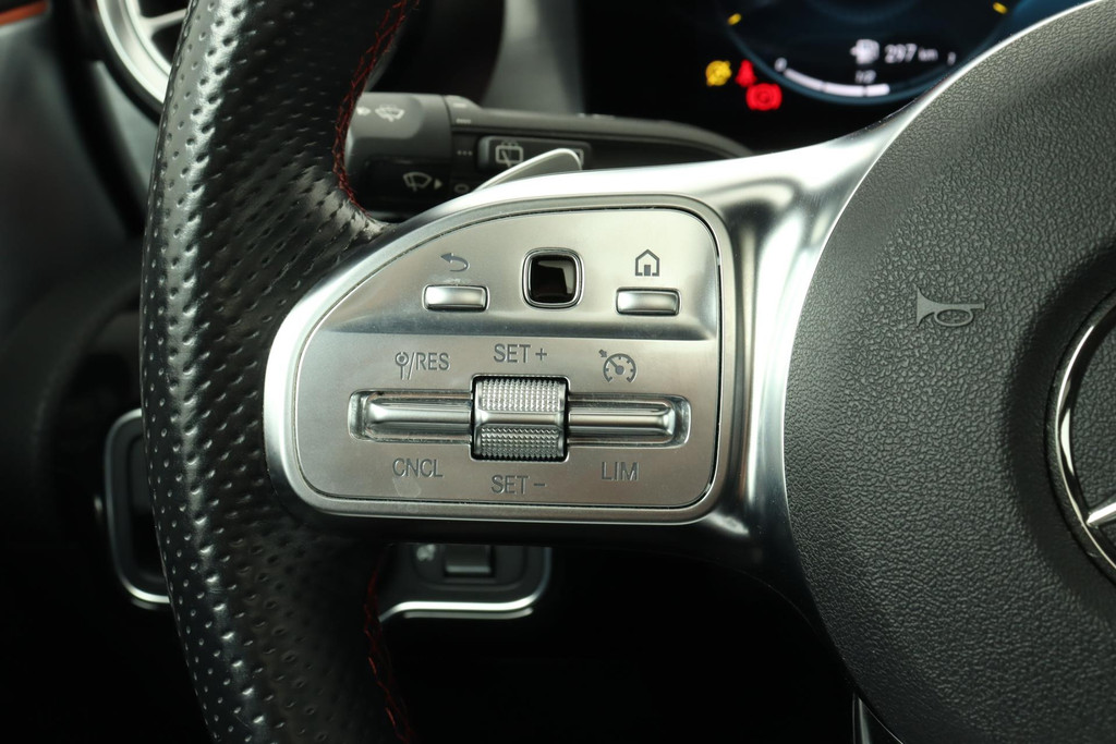 
Benz CLA-Klasse Shooting Brake 200 Business Solution AMG(NL-auto, 1e eig, Dealer onderH, SfeerV, Panorama, Camera, Etc) vol									