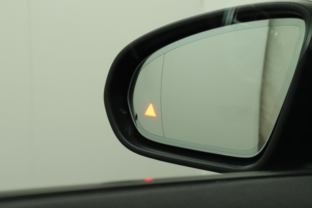 
Benz CLA-Klasse Shooting Brake 200 Business Solution AMG(NL-auto, 1e eig, Dealer onderH, SfeerV, Panorama, Camera, Etc) vol									