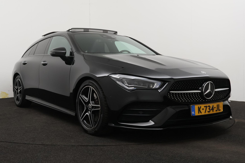 
Benz CLA-Klasse Shooting Brake 200 Business Solution AMG(NL-auto, 1e eig, Dealer onderH, SfeerV, Panorama, Camera, Etc) vol									