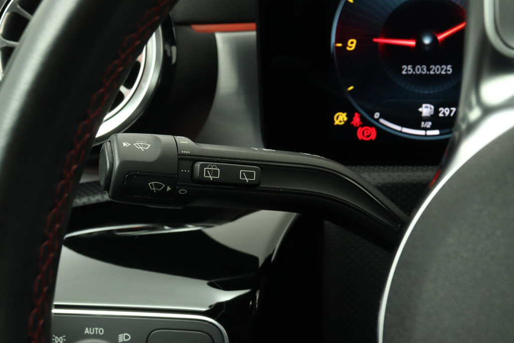 
Benz CLA-Klasse Shooting Brake 200 Business Solution AMG(NL-auto, 1e eig, Dealer onderH, SfeerV, Panorama, Camera, Etc) vol									