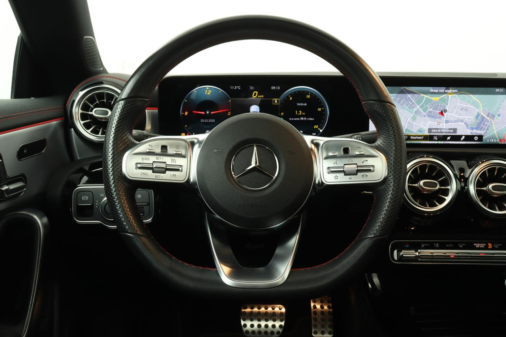 
Benz CLA-Klasse Shooting Brake 200 Business Solution AMG(NL-auto, 1e eig, Dealer onderH, SfeerV, Panorama, Camera, Etc) vol									