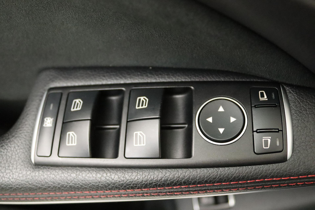 
Benz CLA-Klasse 180 AMG Night Edition Plus (PANORAMADAK, ACHTERUITRIJCAMERA, STOELVERWARMING, NAVI, GOED ONDERHOUDEN) vol									