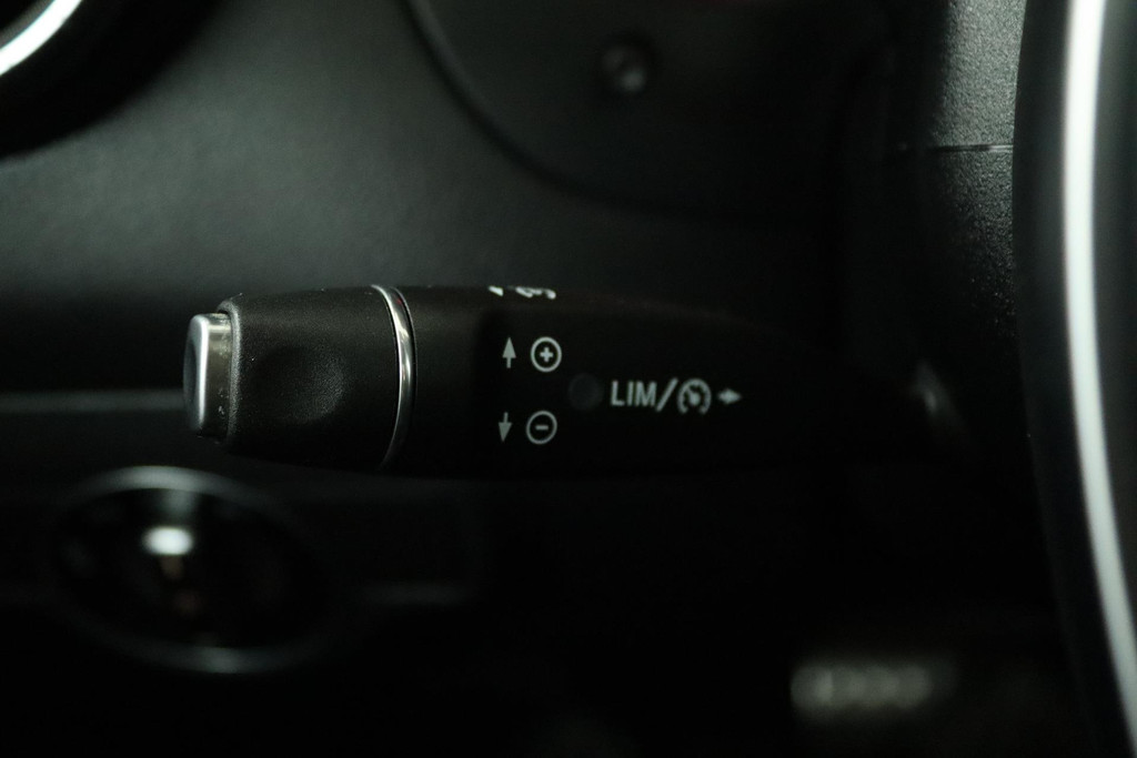 
Benz CLA-Klasse 180 AMG Night Edition Plus (PANORAMADAK, ACHTERUITRIJCAMERA, STOELVERWARMING, NAVI, GOED ONDERHOUDEN) vol									