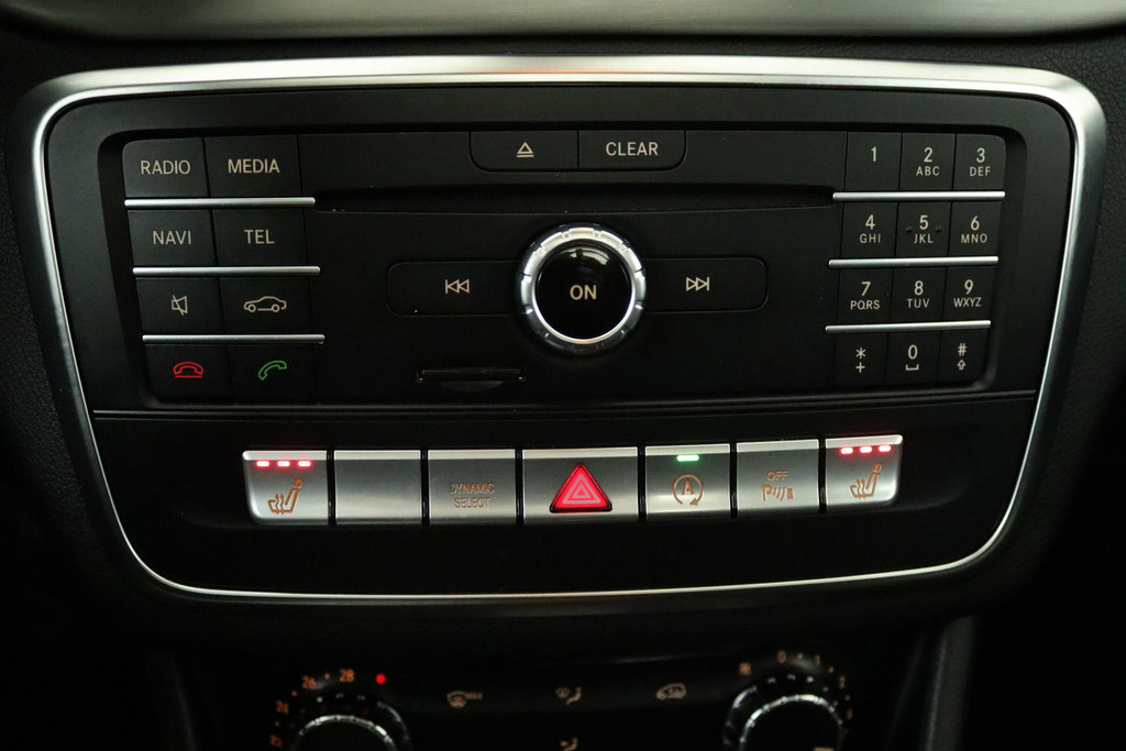 
Benz CLA-Klasse 180 AMG Night Edition Plus (PANORAMADAK, ACHTERUITRIJCAMERA, STOELVERWARMING, NAVI, GOED ONDERHOUDEN) vol									