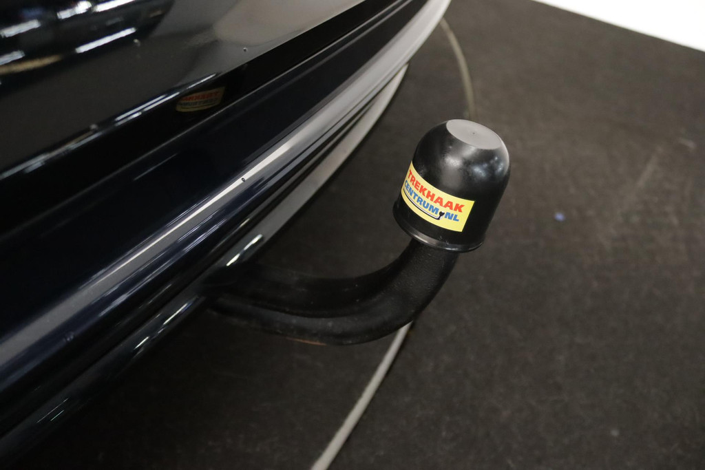 
Benz CLA-Klasse 180 AMG Automaat (PANORAMADAK, TREKHAAK, CAMERA, STOELV, CRUISE, PDC, NL-AUTO, GOED ONDERHOUDEN) vol									