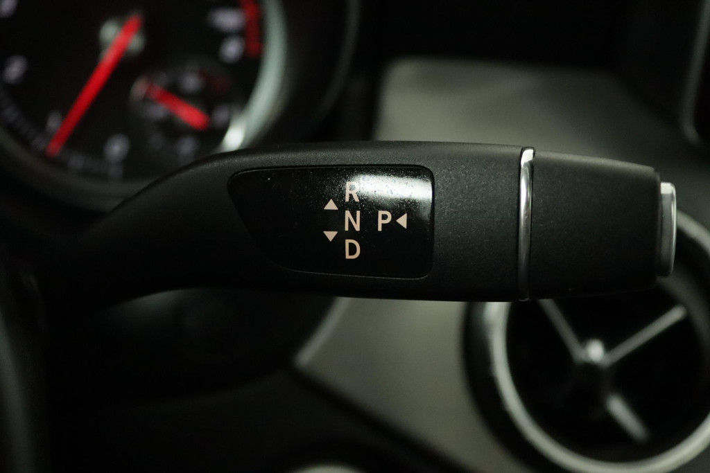 
Benz CLA-Klasse 180 AMG Automaat (PANORAMADAK, TREKHAAK, CAMERA, STOELV, CRUISE, PDC, NL-AUTO, GOED ONDERHOUDEN) vol									