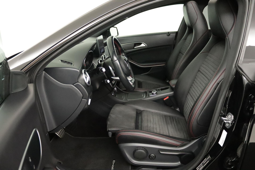 
Benz CLA-Klasse 180 AMG Automaat (PANORAMADAK, TREKHAAK, CAMERA, STOELV, CRUISE, PDC, NL-AUTO, GOED ONDERHOUDEN) vol									