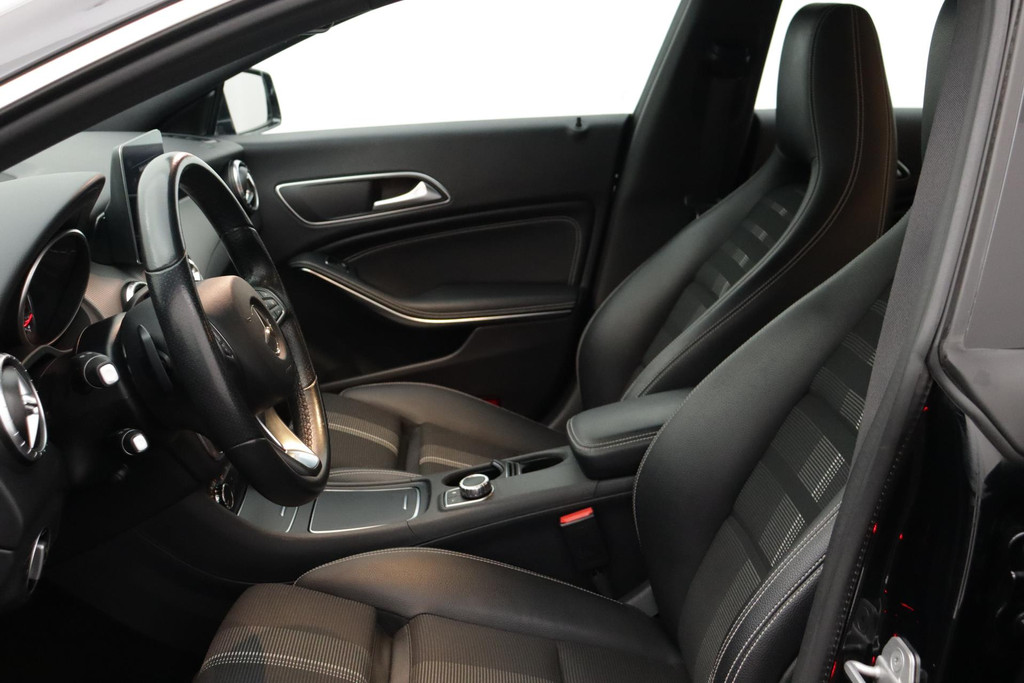 
Benz CLA-Klasse 180 Business Solution Autoaat (NAVIGATIE, CAMERA, PDC, STOELVERWARMING, LED, STUURBEDIENING) vol									