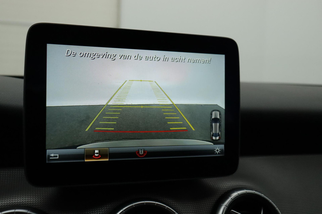 
Benz CLA-Klasse 180 Business Solution Autoaat (NAVIGATIE, CAMERA, PDC, STOELVERWARMING, LED, STUURBEDIENING) vol									