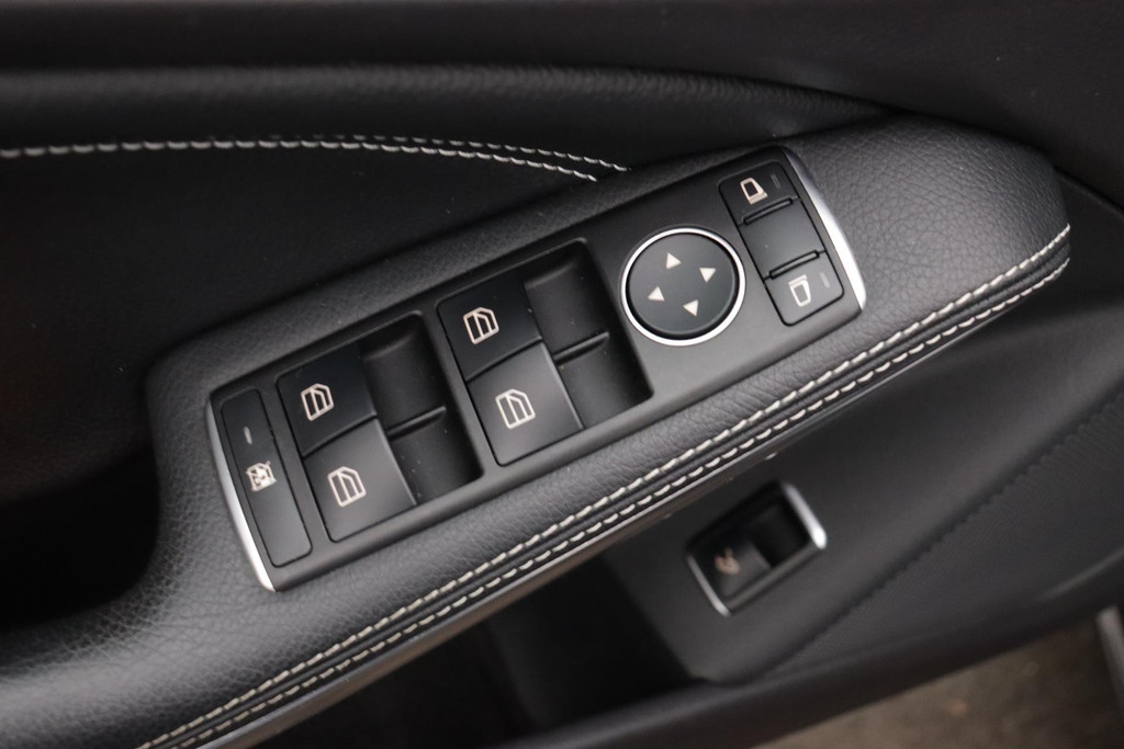 
Benz CLA-Klasse 180 Business Solution Autoaat (NAVIGATIE, CAMERA, PDC, STOELVERWARMING, LED, STUURBEDIENING) vol									