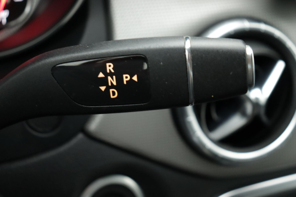 
Benz CLA-Klasse 180 Business Solution Autoaat (NAVIGATIE, CAMERA, PDC, STOELVERWARMING, LED, STUURBEDIENING) vol									