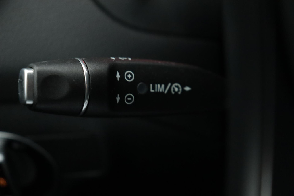 
Benz CLA-Klasse 180 Business Solution Autoaat (NAVIGATIE, CAMERA, PDC, STOELVERWARMING, LED, STUURBEDIENING) vol									