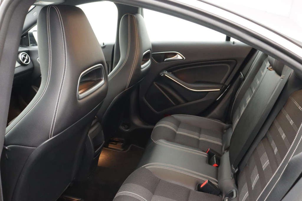
Benz CLA-Klasse 180 Business Solution Autoaat (NAVIGATIE, CAMERA, PDC, STOELVERWARMING, LED, STUURBEDIENING) vol									