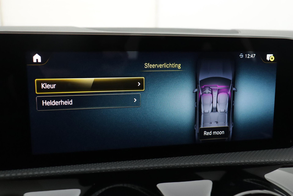 
Benz CLA-Klasse 200 Business Solution AMG !!!AANBIEDING!!! (NL-auto, Pano, Sfeerverlichting, Navi, Camera, StoelV, Etc) vol									