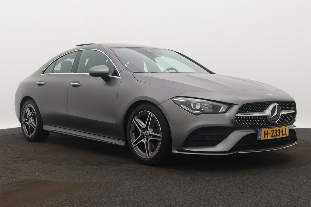 
Benz CLA-Klasse 200 Business Solution AMG !!!AANBIEDING!!! (NL-auto, Pano, Sfeerverlichting, Navi, Camera, StoelV, Etc) vol									