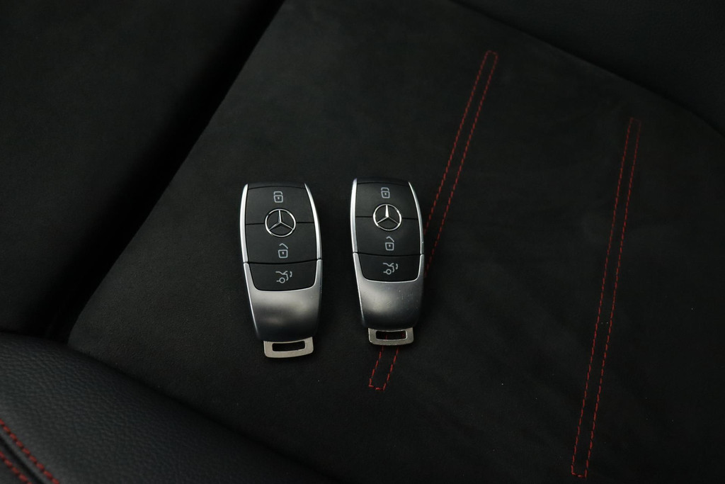 
Benz CLA-Klasse 200 Business Solution AMG !!!AANBIEDING!!! (NL-auto, Pano, Sfeerverlichting, Navi, Camera, StoelV, Etc) vol									