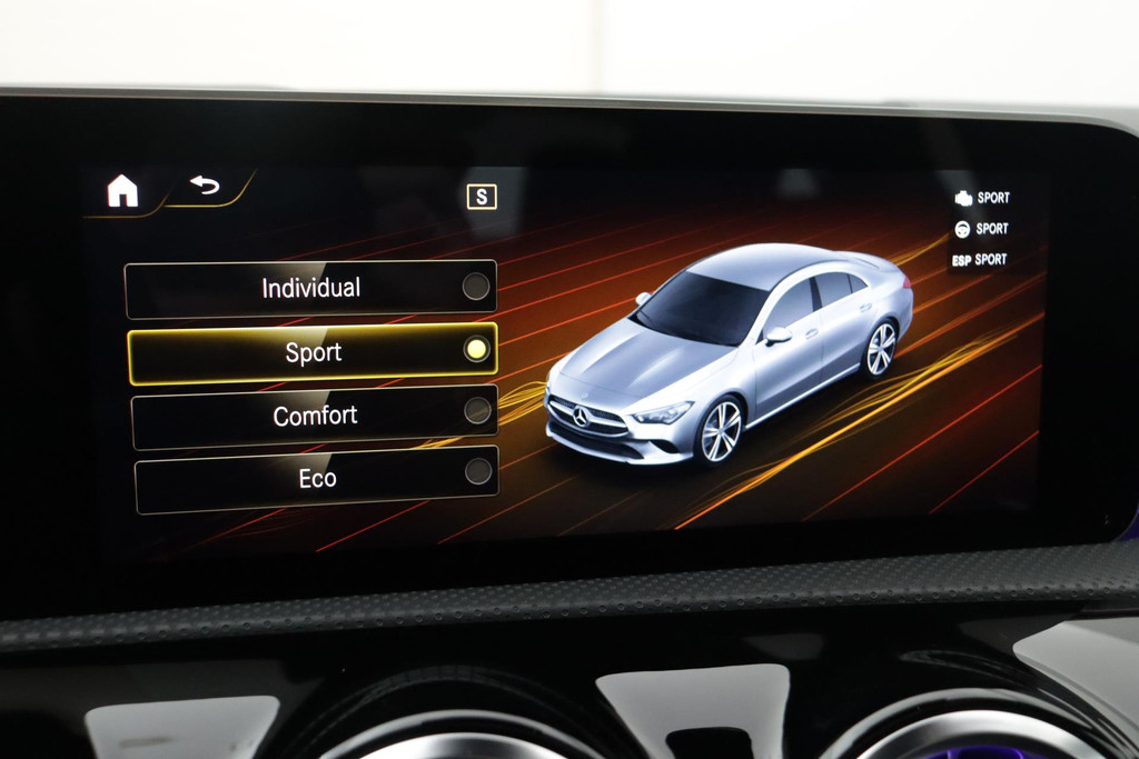 
Benz CLA-Klasse 200 Business Solution AMG !!!AANBIEDING!!! (NL-auto, Pano, Sfeerverlichting, Navi, Camera, StoelV, Etc) vol									