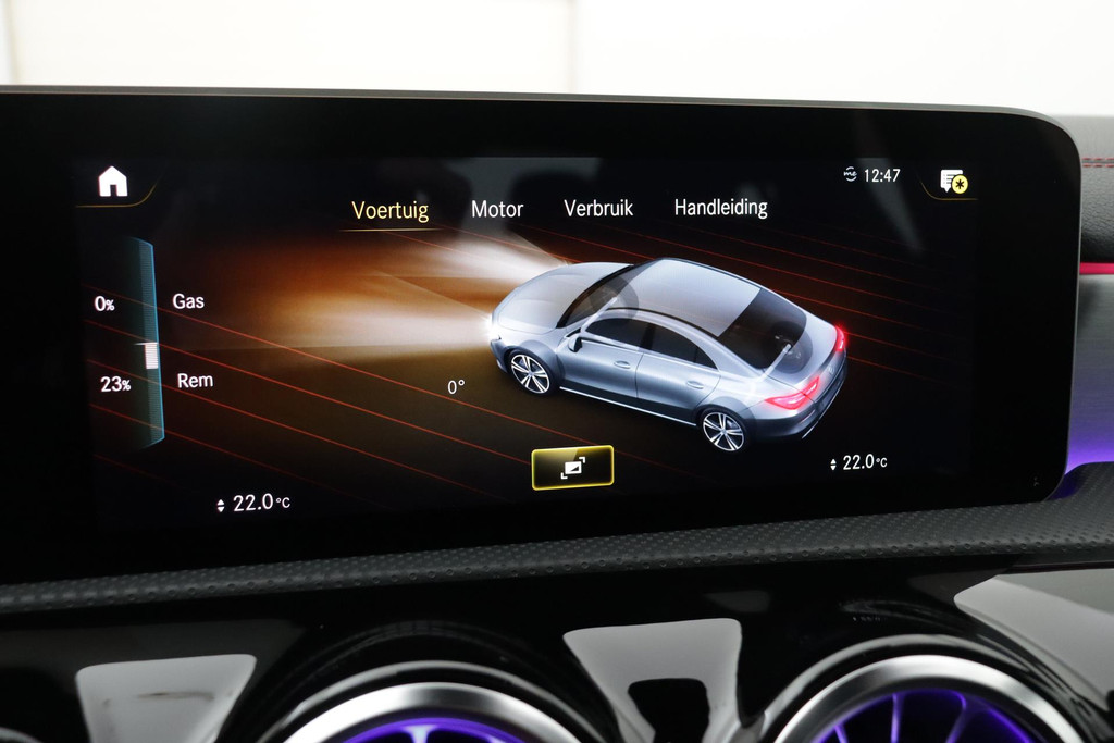 
Benz CLA-Klasse 200 Business Solution AMG !!!AANBIEDING!!! (NL-auto, Pano, Sfeerverlichting, Navi, Camera, StoelV, Etc) vol									