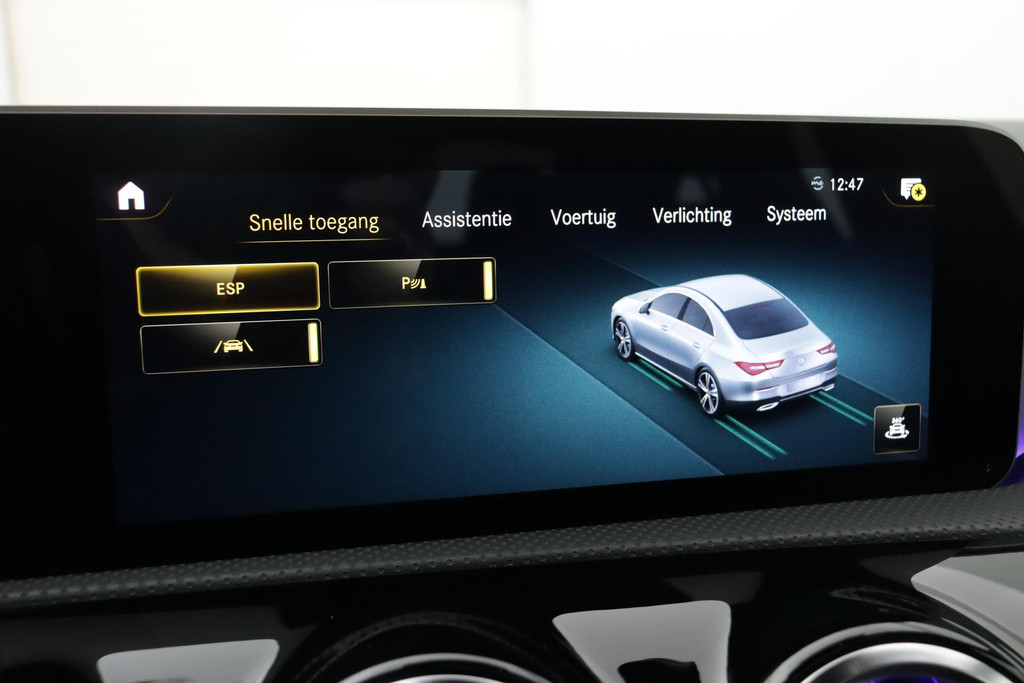 
Benz CLA-Klasse 200 Business Solution AMG !!!AANBIEDING!!! (NL-auto, Pano, Sfeerverlichting, Navi, Camera, StoelV, Etc) vol									