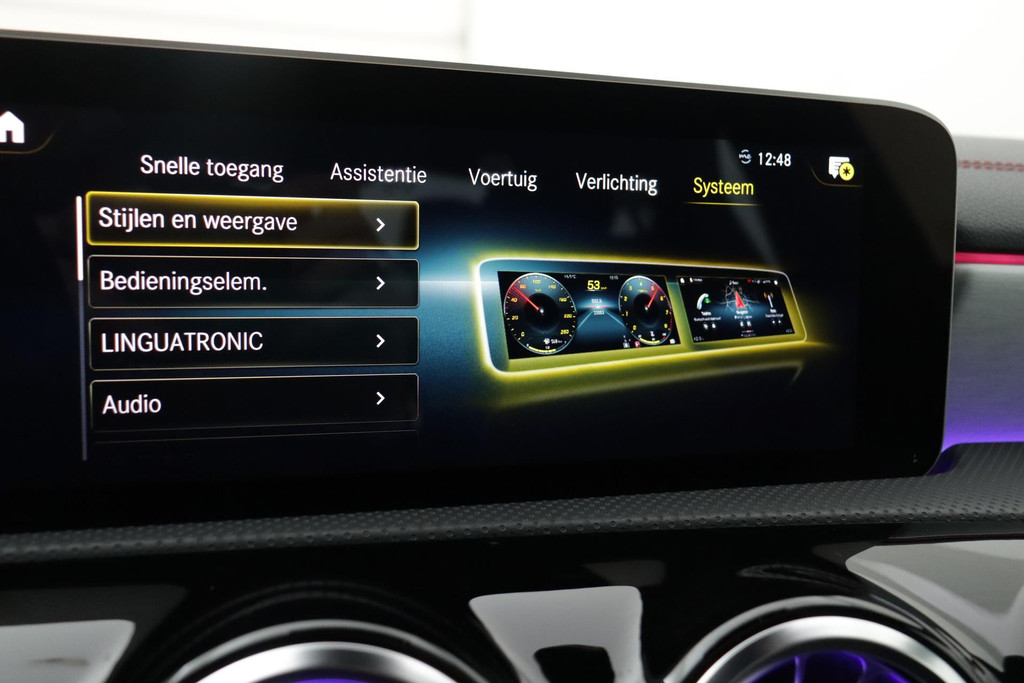 
Benz CLA-Klasse 200 Business Solution AMG !!!AANBIEDING!!! (NL-auto, Pano, Sfeerverlichting, Navi, Camera, StoelV, Etc) vol									