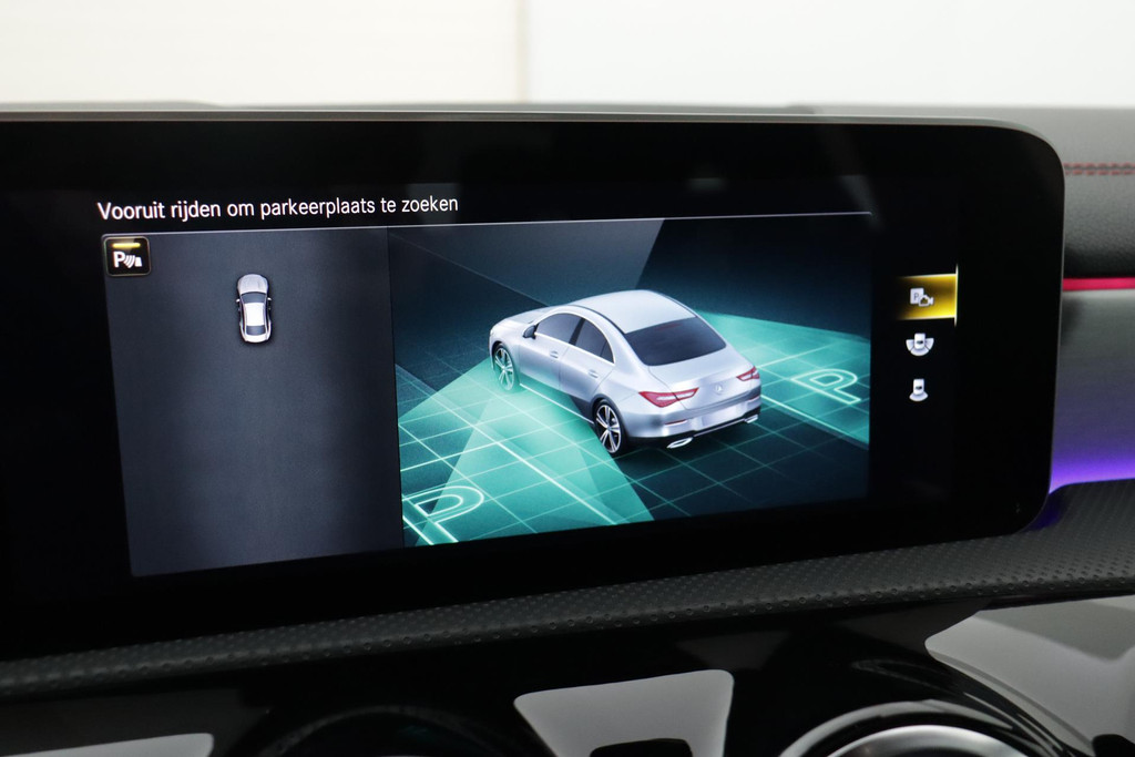 
Benz CLA-Klasse 200 Business Solution AMG !!!AANBIEDING!!! (NL-auto, Pano, Sfeerverlichting, Navi, Camera, StoelV, Etc) vol									